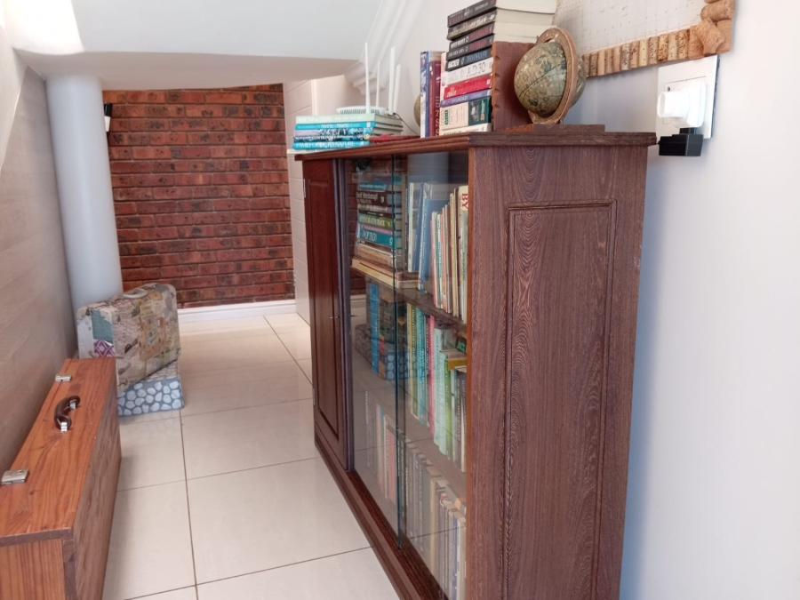 To Let 2 Bedroom Property for Rent in Calypso Beach Western Cape